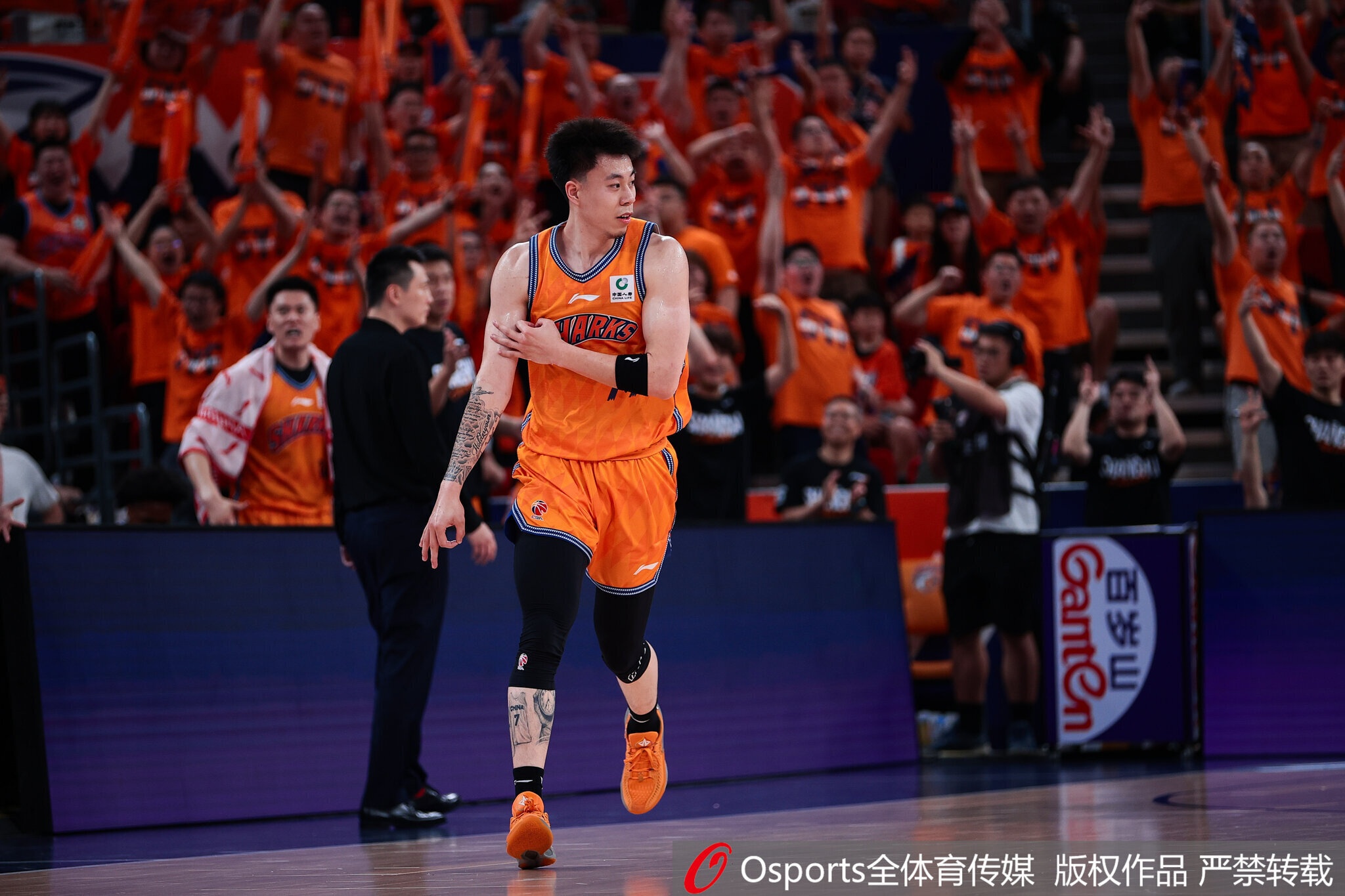 开云-媒体人：赵睿/周琦/胡明轩等人落选有各自原因 张镇麟则令人意外